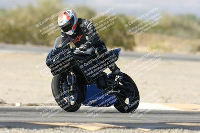 media/Dec-01-2025-Moto Forza (Mon) [[2daa91e15f]]/3-Beginner Group/Session 3 (Turn 3)/